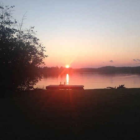Algonquin'S Edge Resort Madawaska Zewnętrze zdjęcie